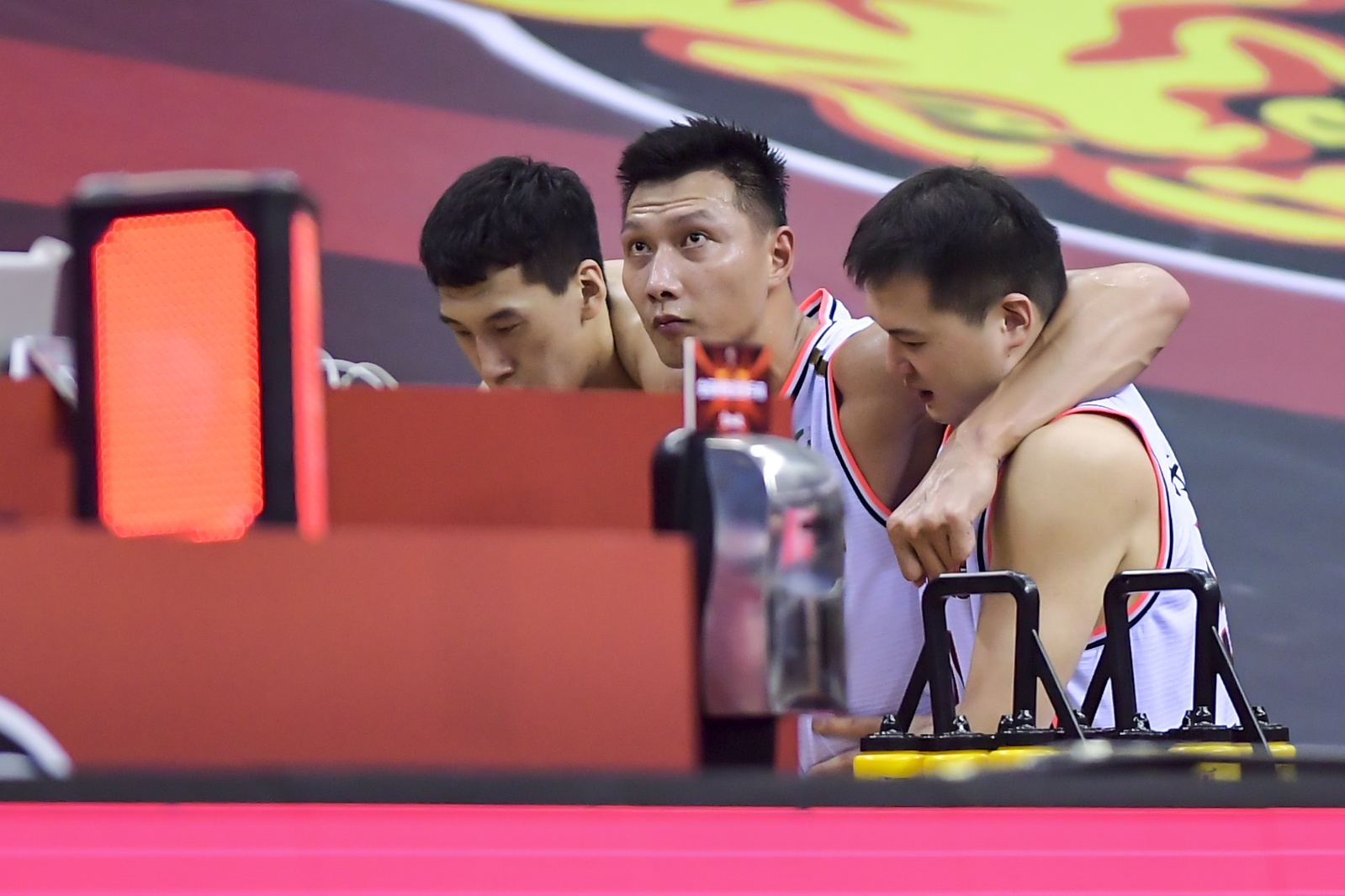 注册奖励-5年前的今天：广东夺得队史第10冠 易建联遭遇跟腱断裂