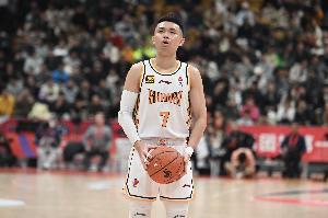 全程赛事-今天还没开！原帅首节4中0颗粒无收 上一场飚中9记三分