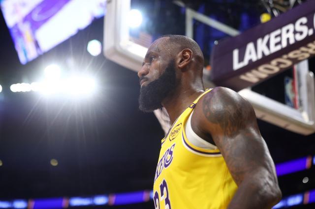 比分更新-不再盲求第三星 湖人终于悟到帮助詹姆斯正确方式