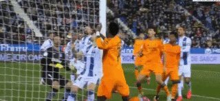 1738796328732073513.gif 莱皇51.gif