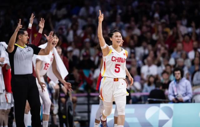 足球竞猜-一战将净胜分拉回！中国女篮一只脚已经迈进八强