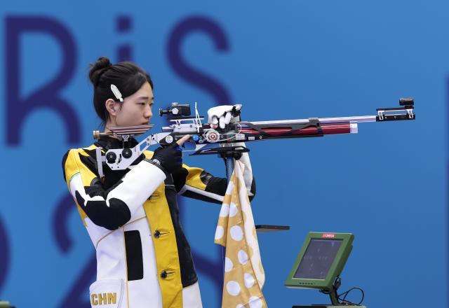 足球竞猜-0.1环憾负摘银，黄雨婷：当时非常紧张，心跳特别快