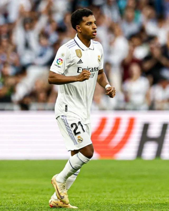 1682806240456056612.jpg 1682806236.jpg