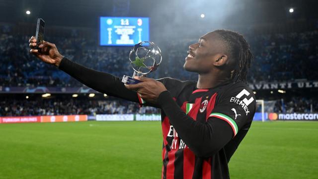 世界杯直播-低配版“古力特vs马拉多纳”，戏法达人莱昂完胜K77